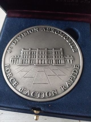 Moneda conmemorativa militar desafío generales