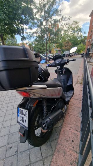 ALQUILER Kymco agility 125cc 2010