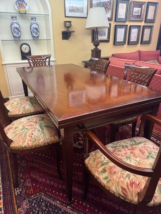 Estupendo comedor de cerezo, comprado en Miranda,