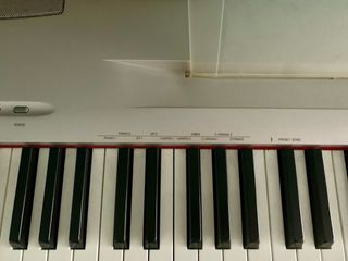 PIANO YAMAHA P60