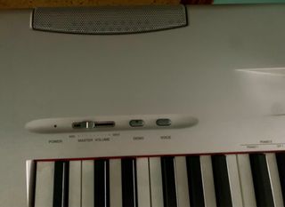 PIANO YAMAHA P60