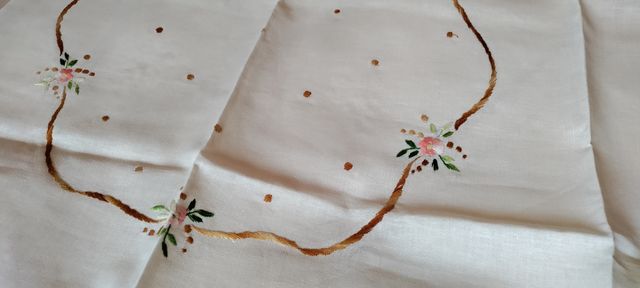 Tovaglia in lino ricamata a mano VINTAGE