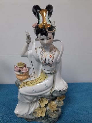 FIGURAS CHINAS DE PORCELANA