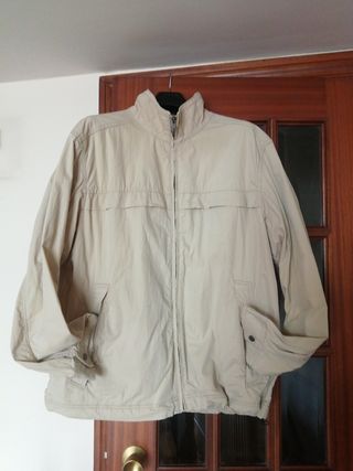 Aigle cazadora de hombre