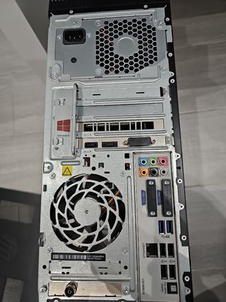 PC HP Envy H8. i7 16Gb Gráfica Geforce GTX 1650