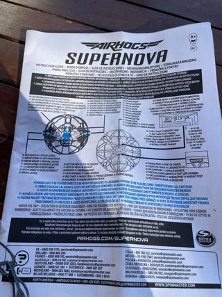 Dron que se maneja con la mano