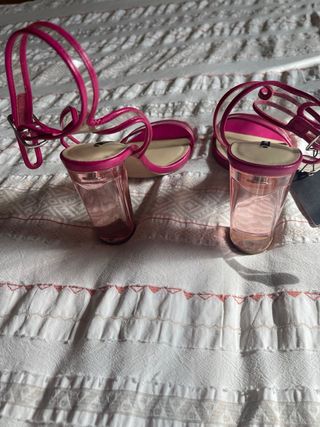 Sandalias Zara fucsias transparentes nuevas