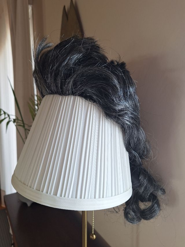 Peluca barroca noble gris príncipe