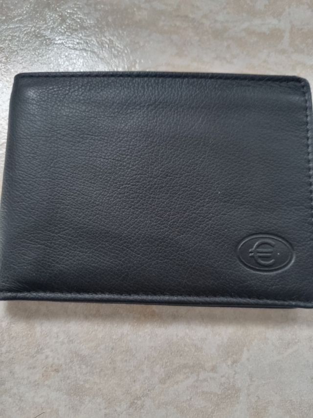 Portafoglio in vera pelle