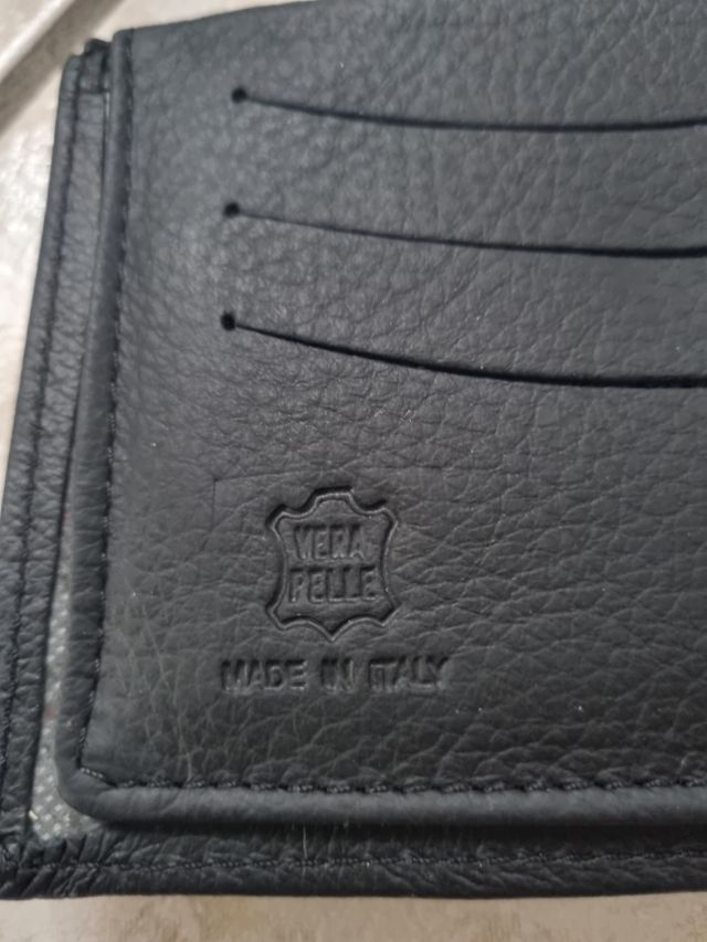 Portafoglio in vera pelle