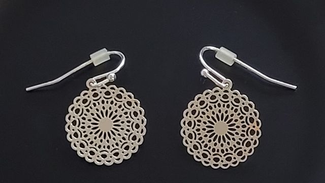 Orecchini in filigrana colore argento