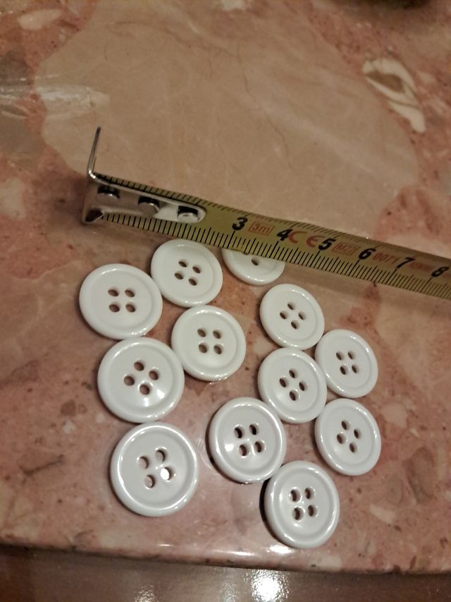 Bottoni bianchi - 12 pezzi nuovi
