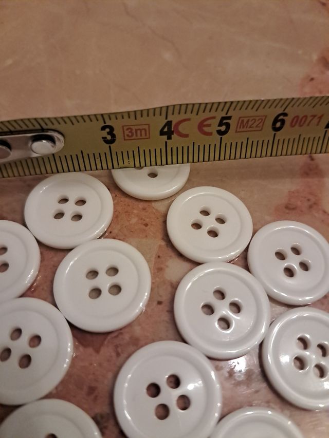 Bottoni bianchi - 12 pezzi nuovi