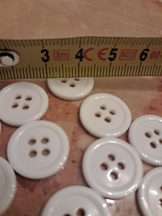 Bottoni bianchi - 12 pezzi nuovi
