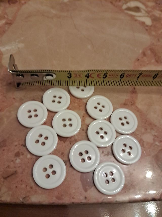 Bottoni bianchi - 12 pezzi nuovi