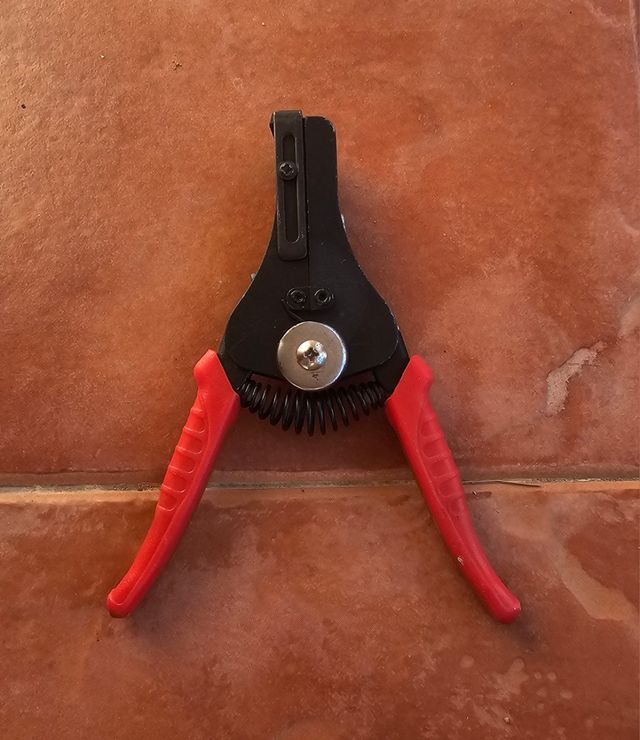 Pelacables con muelle.