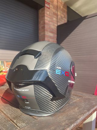 Casco moto scorpion exo r1 carbono