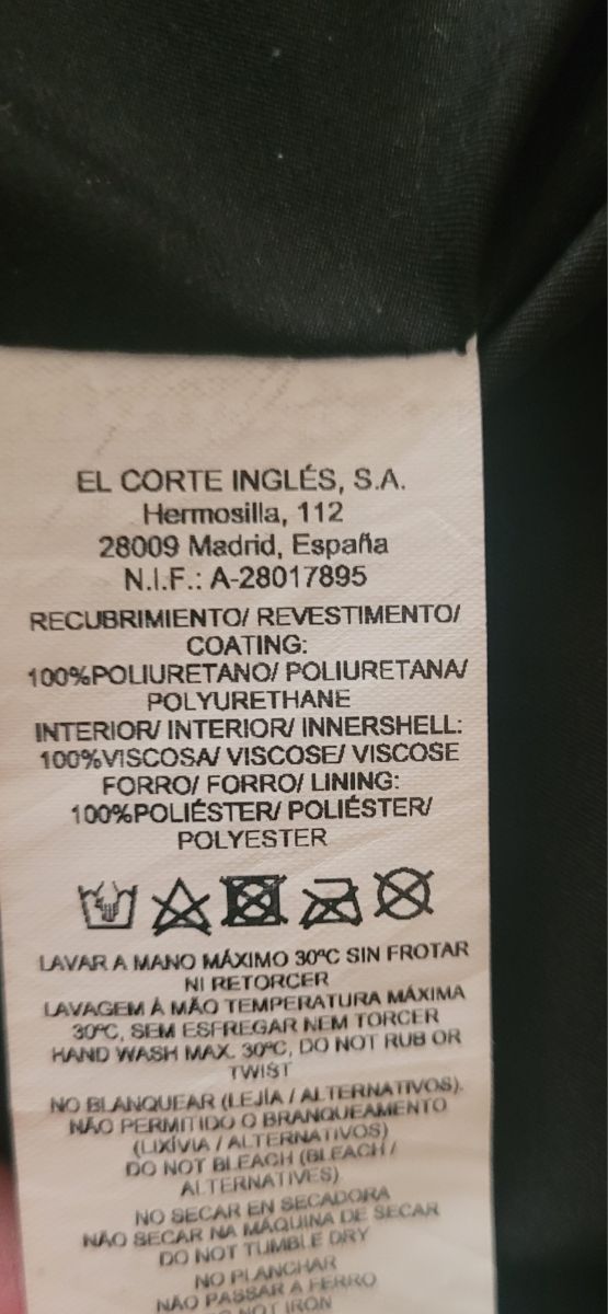 Cazadora negra brillante