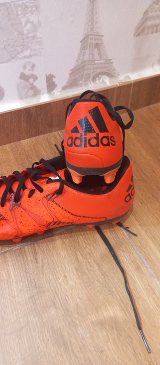 Zapatillas o botas de fútbol de tacos #adidas