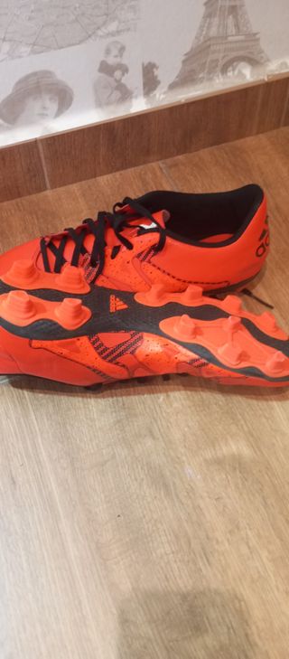 Zapatillas o botas de fútbol de tacos #adidas