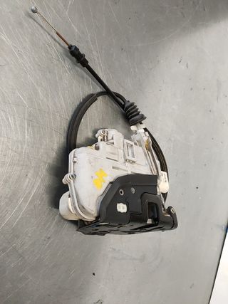 🟢CERRADURA DELANTERA IZQUIERDA PASSAT B6