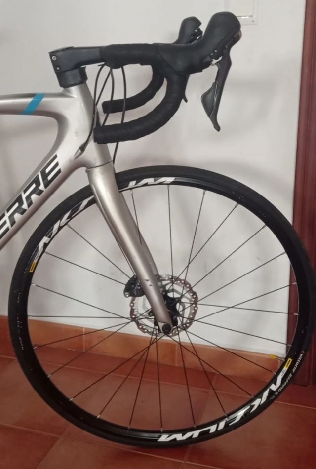 BICICLETA DE CARRETERA LAPIERRE SENSIUM DISC 600