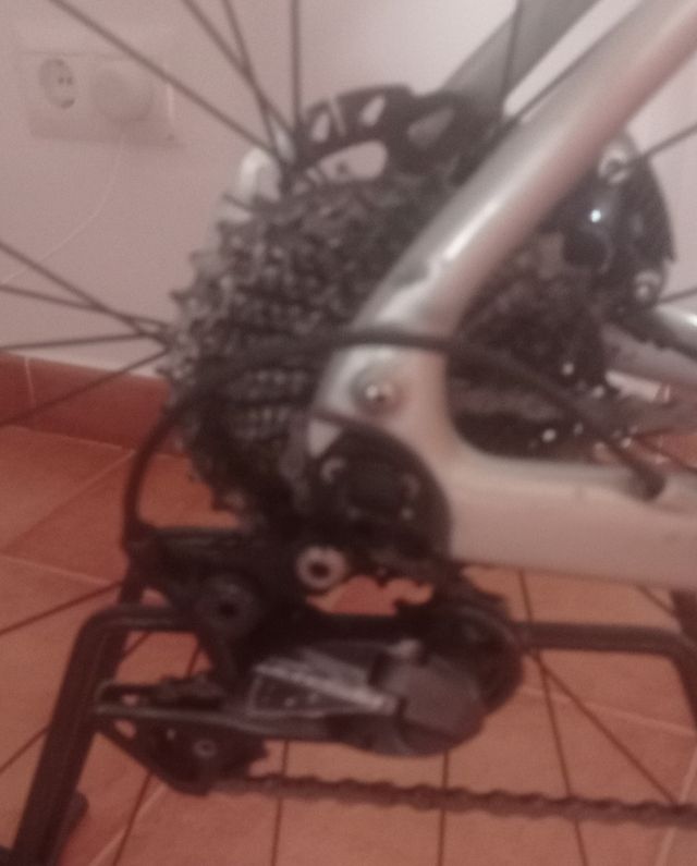 BICICLETA DE CARRETERA LAPIERRE SENSIUM DISC 600