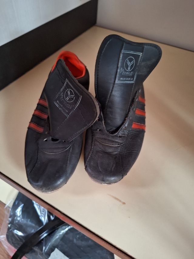 Botas de fútbol antiguas.