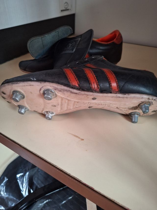 Botas de fútbol antiguas.
