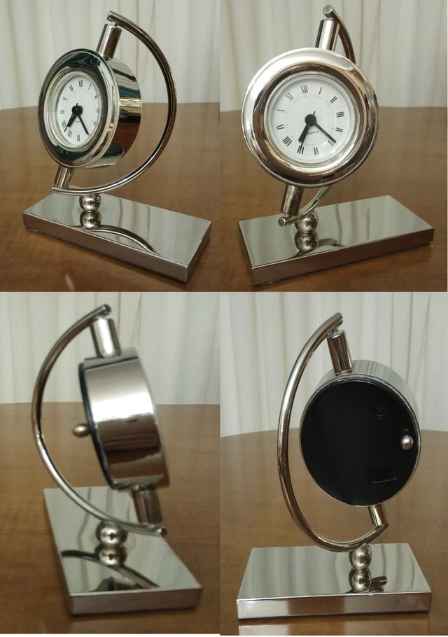 Reloj despertador con baño plateado