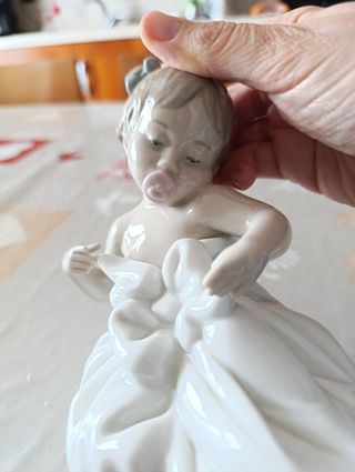 Bambina porcellana Nao