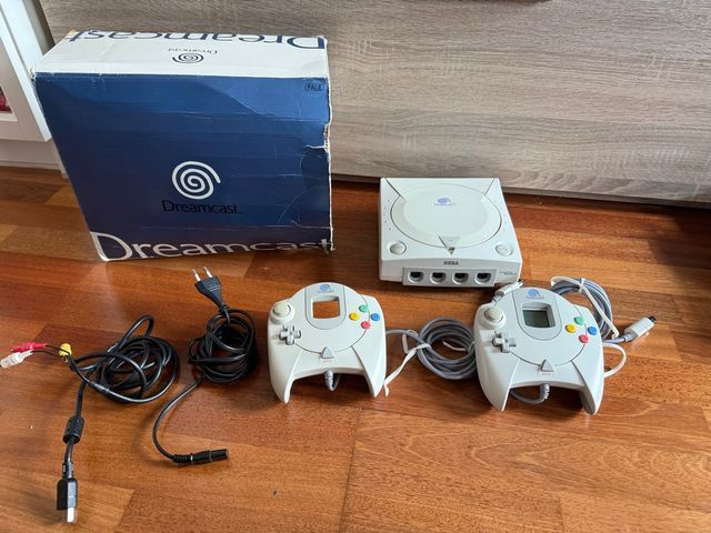 Sega dreamcast en caja  2 mandos  cableado
