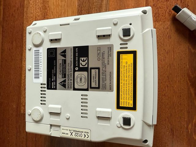 Sega dreamcast en caja  2 mandos  cableado