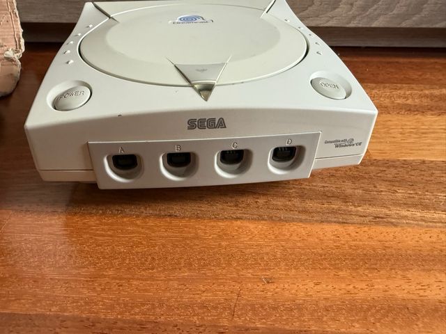 Sega dreamcast en caja  2 mandos  cableado