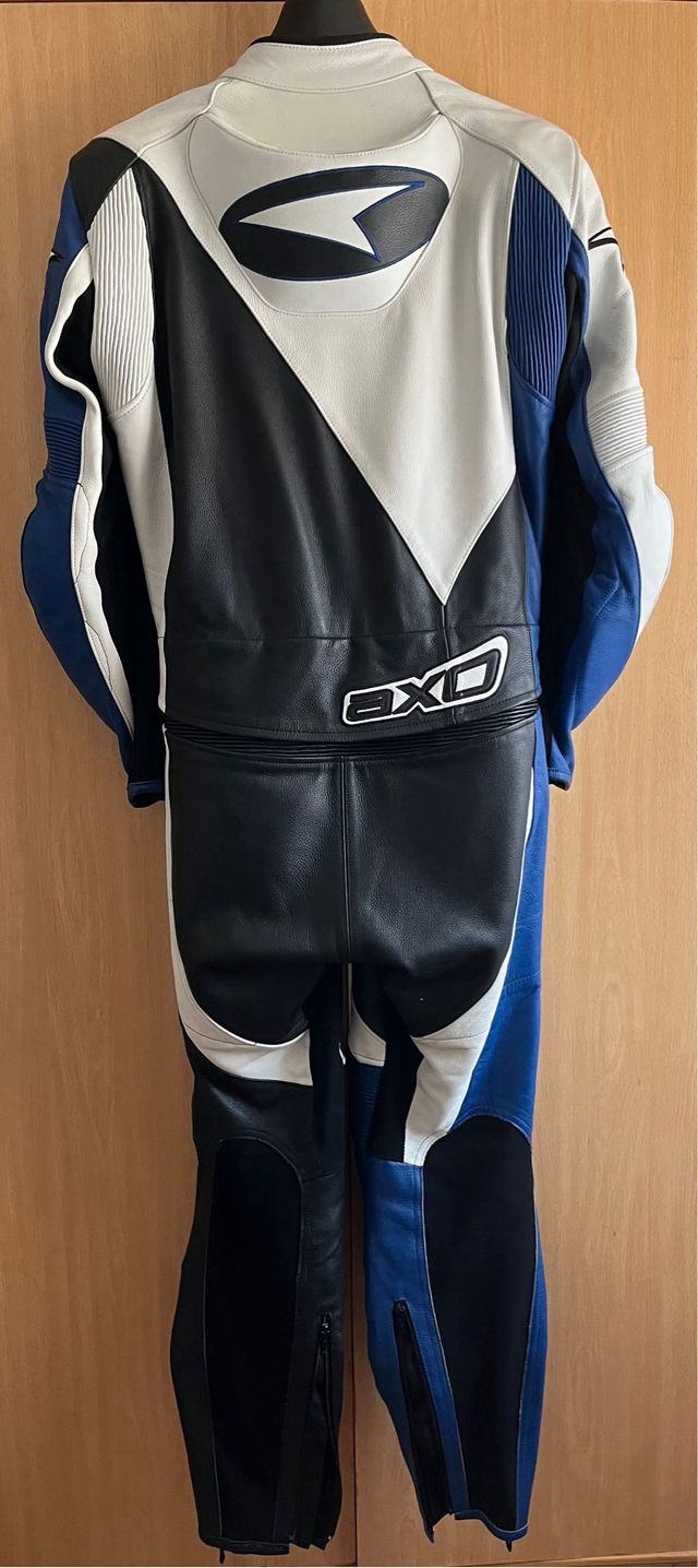 Mono cuero AXO 2 piezas