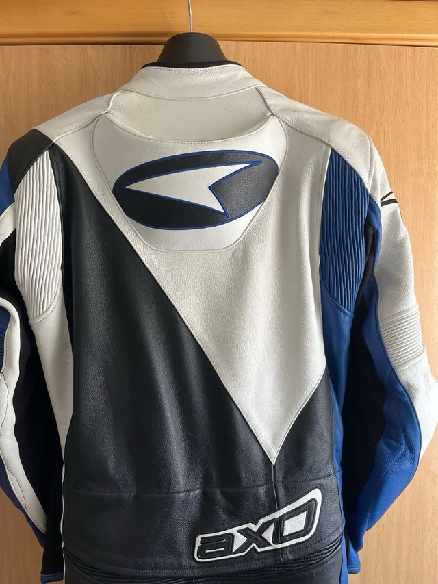 Mono cuero AXO 2 piezas