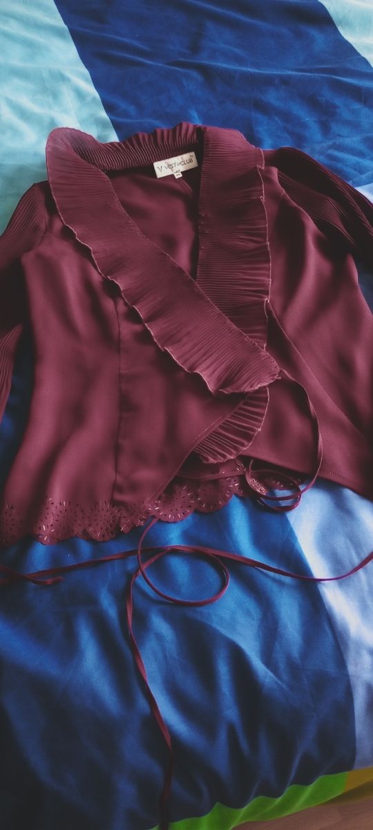 Blusa granate semitransparente