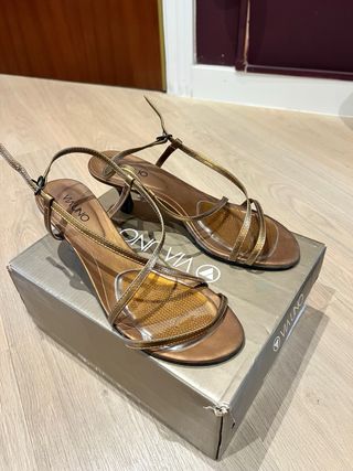 Zapatos de fiesta marca Via Uno
