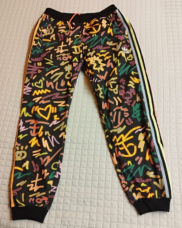 Jogger Adidas Pride Kris Andrew talla S