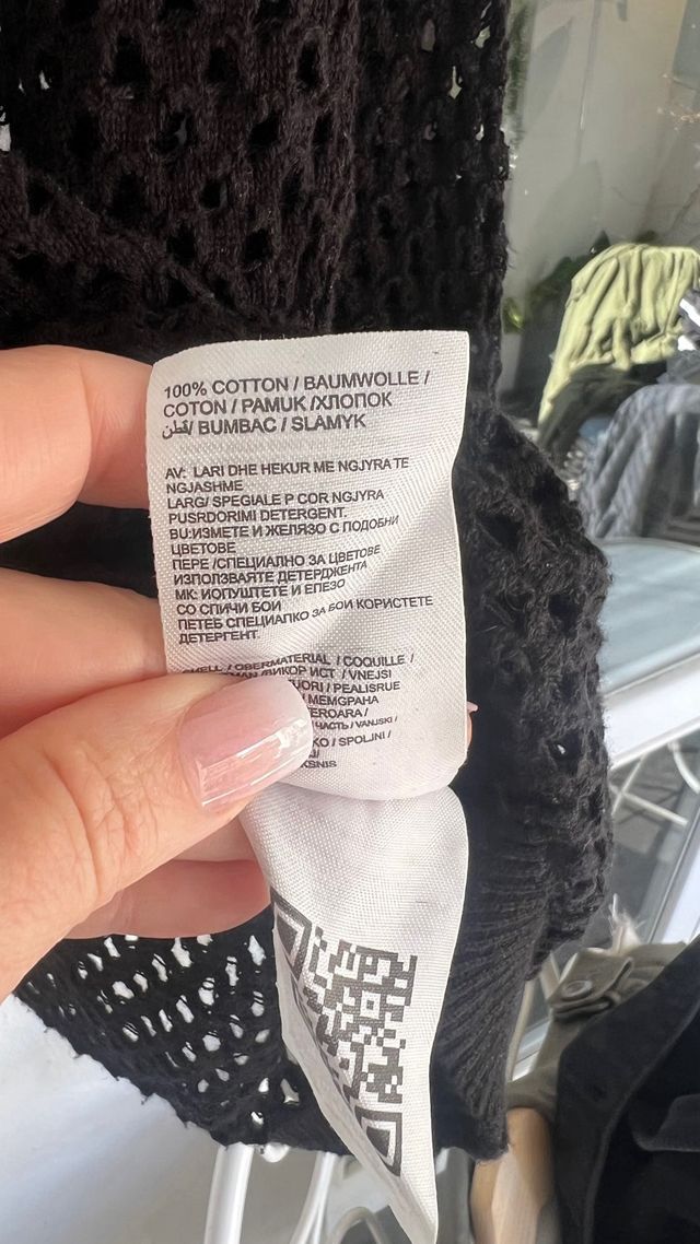 Sudadera negra hilo calado