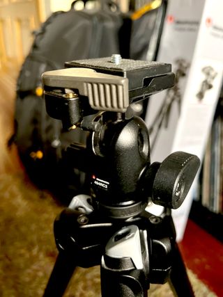 TRÍPODE MANFROTTO 290 LIGHT+RÓTULA FOTO+CABEZA VÍD