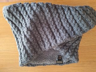 Cuello gris