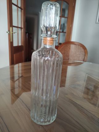 Botella de cristal acanalado años 60