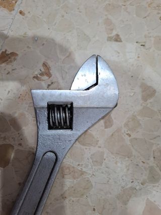 Llave inglesa grande