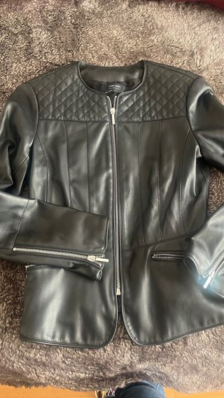 Chaqueta cuero Zara . Talla S