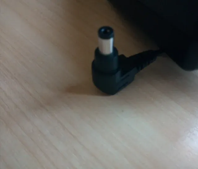 Cargador FUJITSU 24V 2,65A NUEVO