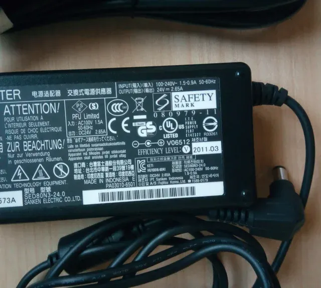 Cargador FUJITSU 24V 2,65A NUEVO