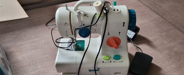 Maquina de coser niños. Profesdional studio