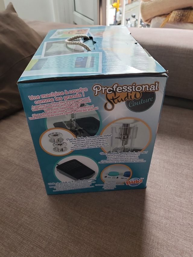 Maquina de coser niños. Profesdional studio