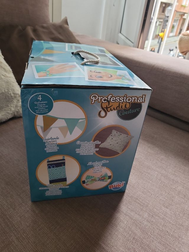 Maquina de coser niños. Profesdional studio